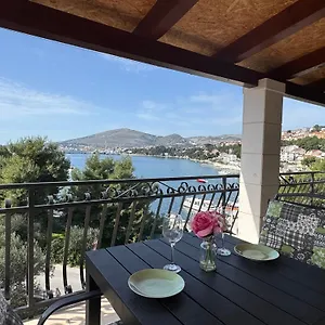 Apartmán Mirella 20 M From The Sea - Free Parking